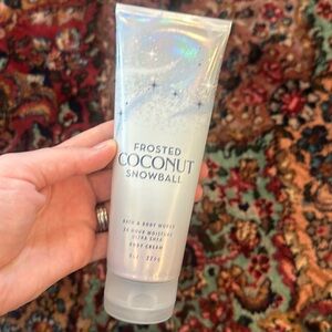 Bath & Body Works Frosted Coconut Snowball Ultimate Hydration Body Cream